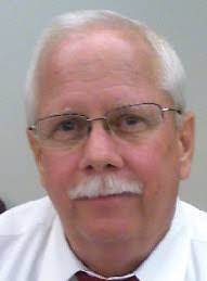 City manager leaving, urges council to hire Zettel as successor