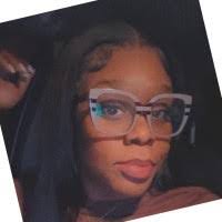 Aleshia Hunter's Instagram, Twitter & Facebook