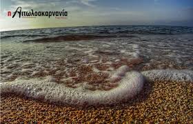 Με το πρώτο φως της ημέρας ξεκίνησαν να πραγματοποιούν ρίψεις νερού από αέρος δύο ελικόπτερα. Bonitsa Iaitoloakarnania