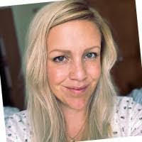 Genevieve Elliott's Instagram, Twitter & Facebook