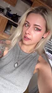 Mistress Mercyxox (@mistress.mercyxoxalt)