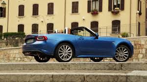 Trims for the 2017 fiat 124 spider are classica, lusso, and abarth. Fiat 124 Spider Test 2016 Najlepsi Fiat A Dokonale Retro Youtube