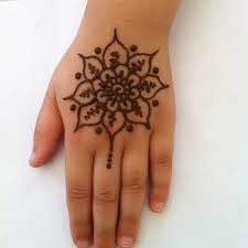 Tatouage main femme modèles tatouages au henné designs de tatouage au henné modele tatouage henné facile henné mariage tatoo henne dessin henné bijoux de peau. Modele Pour Enfants Wann Art Tattoo