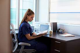 Clinical Case Manager: What Is It? And How To Become One? | Ziprecruiter