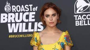 Tallulah is a fashion designer and has also worked as a presenter on the much loved mtv show catfish. Bruce Willis Daughter Tallulah Co Hosts Mtv S Catfish Heavy Com