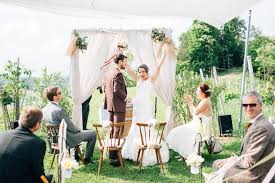 Zwei Mal Ja An Einem Tag Hochzeit In Der Steiermark Fotografiert Von Bernhard Luck Hochzeitsblog Fraulein Gartenhochzeit Hochzeit Hochzeitsideen Im Freien