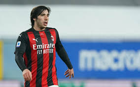 Sandro tonali is an italian professional footballer who plays as a midfielder for serie a club ac milan and the italy national football team. Rummenigge Denies Bayern Tried To Sign Sandro Tonali Before He Joined Milan The Latest News Transfers And More From Bayern Munich