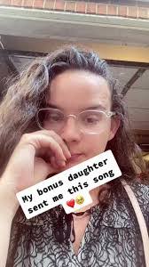 Melanie Bain's Instagram, Twitter & Facebook