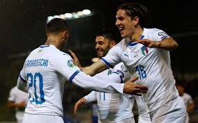 A suíça, por sua vez, aposta principalmente em seu trio de frente, formado por shaqiri, embolo e seferovic. Ja Classificada Italia Goleia E Segue 100 Nas Eliminatorias Da Eurocopa Suica Bate A Irlanda No Grupo D Lance