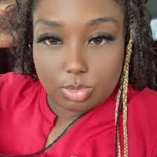 Samantha Waugh's Instagram, Twitter & Facebook