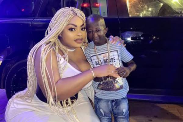 Depuis la Guinée, Grand P et sa dulcinée Eudoxie Yao officialisent leur mariage » Magazine 100%Culture
