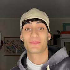 Nino Frassica e il gatto smarrito: "Abbiamo scoperto chi ha preso Hiro.  Sono persone malate, accumulatori di gatti. A casa loro c'erano i suoi  peli"