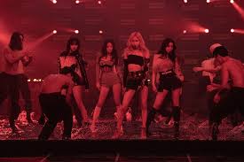 Fotografías de grupo grupo de chicas fondos de pantalla black lisa blackpink fondo de pantalla photos de la relation fotos perfil whatsapp black pink integrantes imagenes de black fotos de princesa. Blackpink Goes Back To Basics In First Livestream Concert Yonhap News Agency