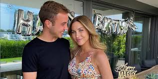 So süß gratulieren sie rome zum geburtstag von bunte.de redaktion 06.06.2021, 06. Baby Alarm Beim Weltmeister Mario Gotze Und Seine Ann Kathrin Sind Eltern Geworden Mopo
