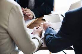 Vuoi lavorare in banca anche se non hai una specifica esperienza nel settore? Lavorare In Banca Requisiti Stipendi Ed Opportunita