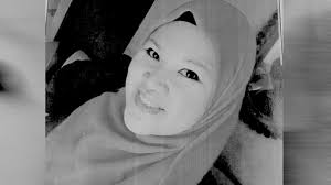Kau juga mati saja! serunya. Siti Kharina Peramah Dan Pemurah