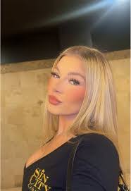 Shannon Gaspar's Instagram, Twitter & Facebook