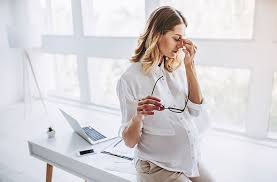Migraine aura usually occurs within an hour before head pain begins and generally lasts less than 60 minutes. Vision Changes During Pregnancy Eye Floaters Spots More