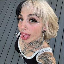 Kyle Kinnaman's Instagram, Twitter & Facebook