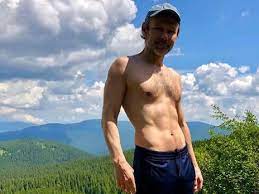 See more of святослав вакарчук on facebook. Vakarchuk Pokazal Kak Provodit Letnij Otpusk Bulvar Shoubiz