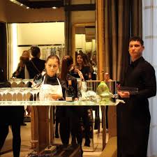 La Piu Antica Maison De Champagne Ruinart E Il Simbolo Di Un Savoir Faire E Di Un Art De Vivre Famosi In Tutto Il Mondo Ognu Nel 2020 Instagram Louis Vuitton Boutique