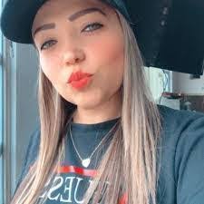 Amanda Heinlein's Instagram, Twitter & Facebook