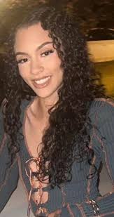 Good evening, please edit this photo so that she is laughing. Xxx