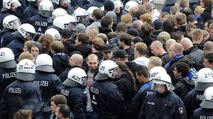 Pauli gewinnt rasantes derby gegen den hsv. Angst Vor Fan Randale Beim 2 Liga Derby Hsv Gegen St Pauli