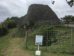 As over 70 years have passed since the end of the pacific war, the scenery of the war site has changed and memory of the war has been gradually fading out of people's mind. Maeda Escarpment Hacksaw Ridge Okinawa Matcha Japan Travel Web Magazine