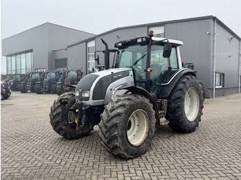 Valtra HiTech N141 Tractor