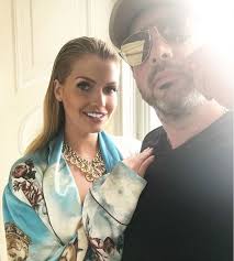 Jun 08, 2021 · lady amelia spencer, daughter of charles spencer, is relocating to england with her fiancé greg mallett, who shared the news on instagram. Princess Diana S Niece Lady Kitty Spencer Models Cannabis Necklace Featuring Happy Leaves Mirror Online