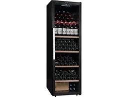 La cave à vin polyvalente, autrement appelée cave à vin multiusage, est conçue pour tous ceux qui désirent stocker à la fois des vins de vieillissement et de service. Cave A Vin Polyvalente Bonne Ou Mauvaise Idee Avis Du Scarificateur