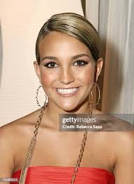 77 Neutrogena Helioplex Photos & High Res Pictures