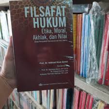 V pertama, akhlak, etika, dan moral mengacu kepada ajaran atau gambaran tentang perbuatan, tingkah laku, sifat, dan perangai yang baik. Pertanyaan Tentang Etika Moral Dan Akhlak Sedang