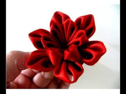 Monos Para El Cabello En Cintas Flor Estrellita Roja Youtube Tutorial Flor Hecha Con Cinta Ramos De Flores De Tela Flores De Manualidades