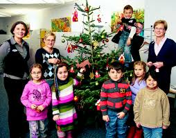 Öffnungszeiten der sparda bank in herne. Montessori Kinder Schmucken Tannenbaum Herne