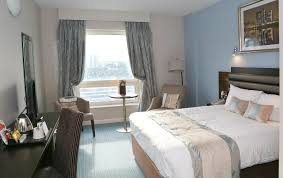 Jurys inn chelsea houses 172 rooms, all of which are comfortable and well furnished. Doubletree By Hilton Hotel London Chelsea London Book On Travelstay Com