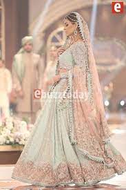 Best And Beautiful 30 White And Gold Indian Wedding Dresses Best Inspiration Indian Bridal Outfits Asian Wedding Dress Indian Bridal Dress
