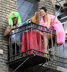 Pop star rihanna's net worth is estimated at $1.7 billion, making her the richest woman musician. Rihanna A Ap Rocky Gemeinsames Musikvideo Fur Neue Single Bigfm