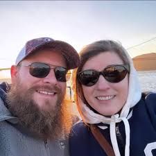 Would you ever do this? Photo: "Extreme Picnicking"