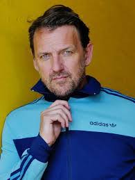 Robert Klee's Instagram, Twitter & Facebook