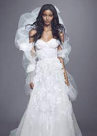 Marchesa Fall 2021 Bridal Collection The Wedding Notebook Magazine Strapless Lace Wedding Dress Mini Wedding Dresses Famous Wedding Dresses