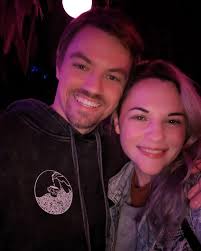 Thirty and thriving 🤩 . . I visited LA in Feb, fell in love, flew back to  Nash, & decided I was going to move to LA. . . I'm excited to