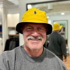 Scammer using fake eBay profile and stolen pics