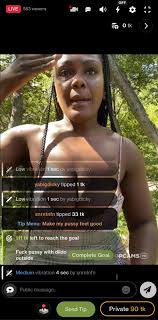 Tilatotti fucks her pussy with dildo in park