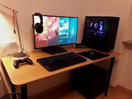 No one wants a tangle of cords inside their pc case. Just Finished My New Battlestation My First Attempt At Proper Cable Management What Do You Think Laptop Gaming Setup Computer Setup Battlestation