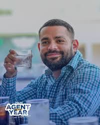 Where and When Agents