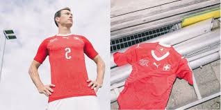 Vendita nuova maglia svizzera a un prezzo scontato. La Nuova Maglia Della Svizzera