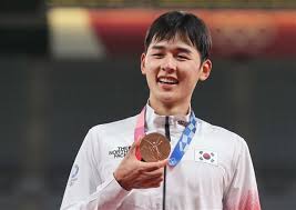 펜싱(적을 무찌르고) 수영(강을 건너) 승마(적의 말을 빼앗아 타고) 사격 현재 대한민국의 전웅태 선수가 대한민국 역사상 근대5종 첫 메달의 주인공이 될 수 있을지가 주목됨. E Yztqut4nbgnm