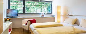 The hotel rotes haus in überlingen welcomes its guests into a pleasant atmosphere. Rotes Haus Bed Breakfast Uberlingen Doppelzimmer Einzelzimmer Die Adresse Iin Uberlingen